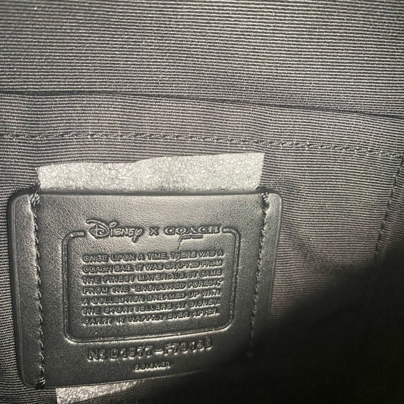 Disney X Coach Limited Edition belt bag with Snow White 🔥SALE🔥 - Picture 6 of 11